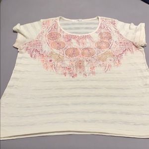 Maurice’s Cream T-Shirt with a Maroon Mandela